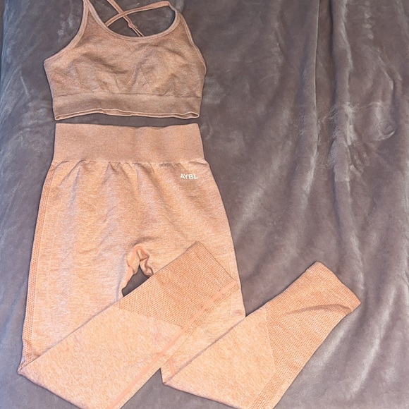 AYBL Motion Seamless Leggings and Sports Bra Set in Peach Marl - Picture 7 of 7